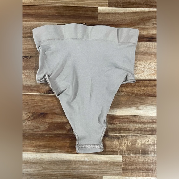 Skims Kim Kardashian Women’s Shape-Wear S New without Tags - Picture 1 of 3